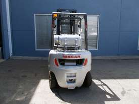 Used  Nissan 2500 kg Forklift  - picture0' - Click to enlarge