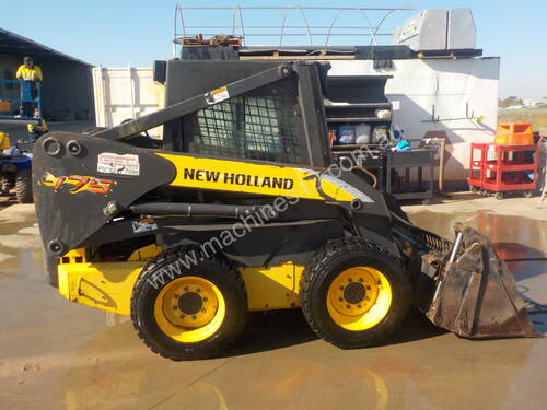 NEW HOLLAND L175 SKID STEER