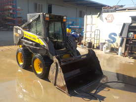 NEW HOLLAND L175 SKID STEER - picture1' - Click to enlarge