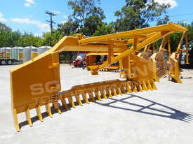 D6N XL Bulldozer with Stick Rake Tree Spear DOZCATM - picture2' - Click to enlarge