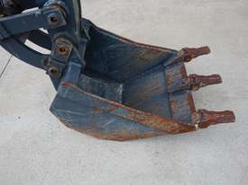 Used Avant Backhoe 220 - picture0' - Click to enlarge
