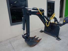 Used Avant Backhoe 220 - picture2' - Click to enlarge