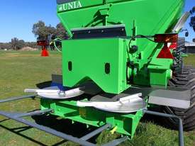 2018 UNIA RCW 4000 TRAILING BELT SPREADER (4000L) - picture0' - Click to enlarge