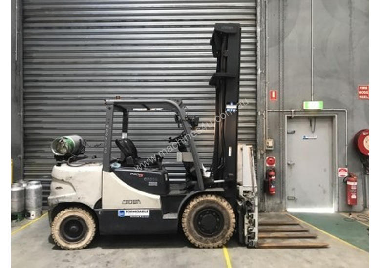 caption Crown CG35 LPG / Petrol Counterbalance Forklift