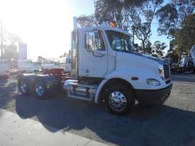 Freightliner Columbia CL112 Primemover Truck - picture0' - Click to enlarge