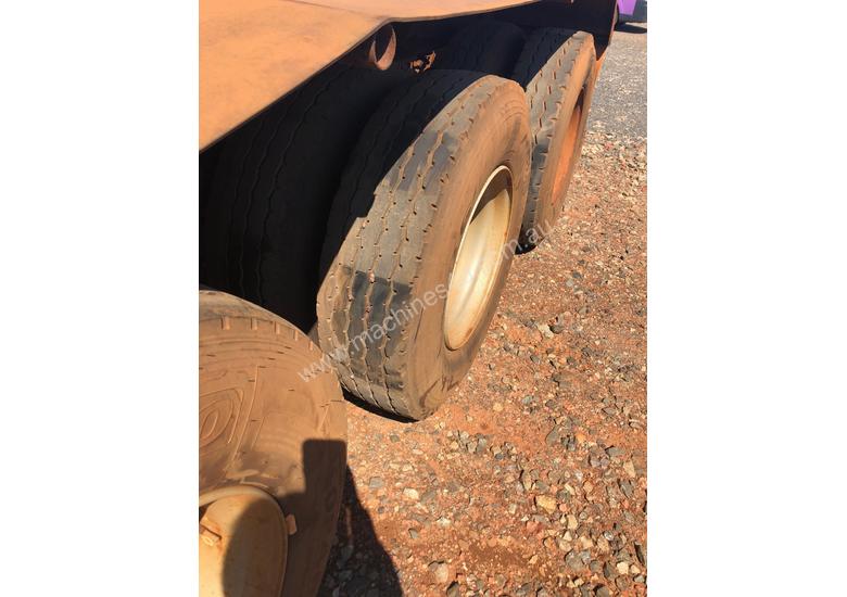 caption Tri Axle Dolly Boomerang
