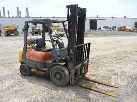 TOYOTA 426FG25 Forklift - picture1' - Click to enlarge