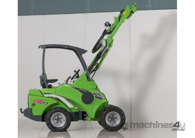 Avant 523 Articulated Mini Loader w Telescopic Boom & Log Grab