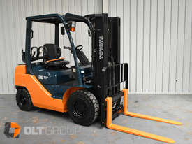 Toyota 8 Series 2.5 Tonne Forklift  3 Stage Container Mast Sideshift + 4th Valve - picture2' - Click to enlarge