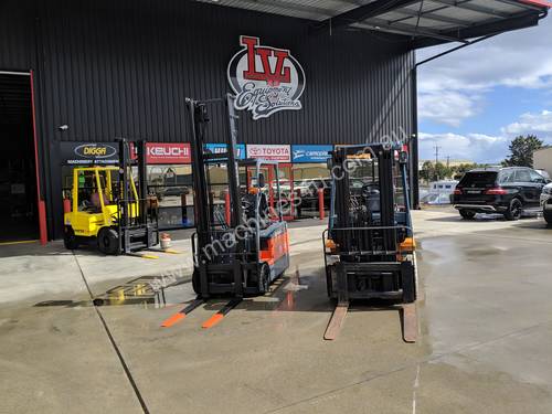 *RENTAL* 1.5T-2.5T FORKLIFTS PER DAY - Hire