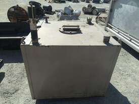 Custom oil Tank - picture0' - Click to enlarge