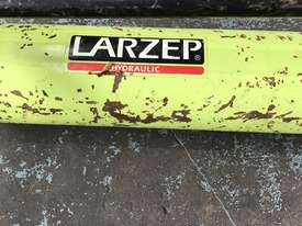 Larzep Hydraulic Hand Pump & Hose Manual Porta Power W22307 - picture0' - Click to enlarge