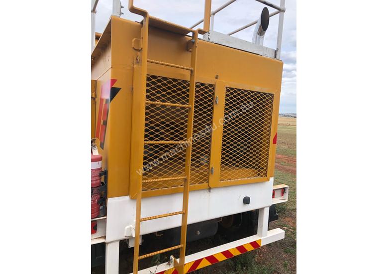 caption 1995 Extec 3600S Slow Speed Shredder