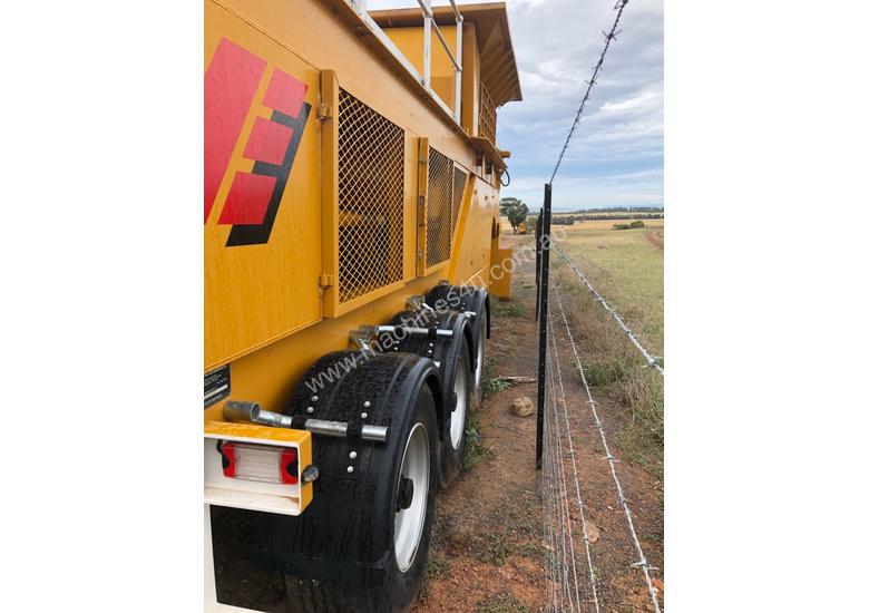 caption 1995 Extec 3600S Slow Speed Shredder