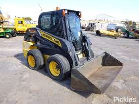 2014 New Holland L220 - picture6' - Click to enlarge
