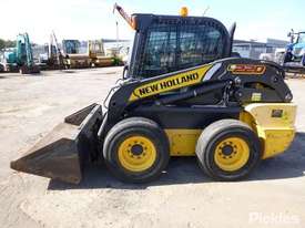 2014 New Holland L220 - picture1' - Click to enlarge