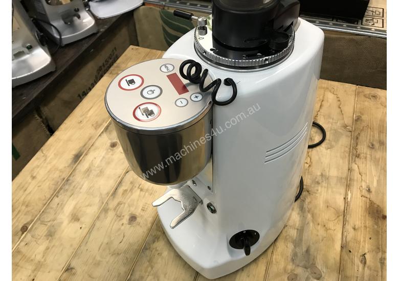 Used mazzer ROBUR Coffee Grinder in , Listed on Machines4u
