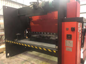Used Amada Promecam HFBO 125-3000 CNC Pressbrake with light guards and tooling - picture2' - Click to enlarge