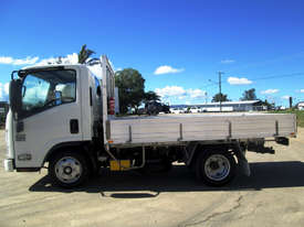 Isuzu NLR200 Tray Truck - picture2' - Click to enlarge