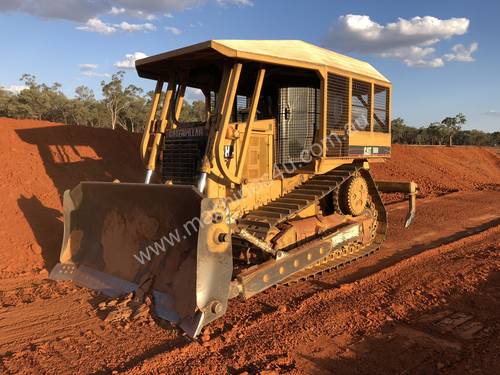 CATERPILLAR D6H DOZER