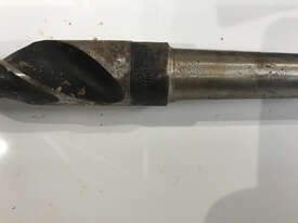 Hercules High Speed Taper Shank Drill No. 555 Size 1-3/16 (30.16mm) Shank No. 3 - picture1' - Click to enlarge