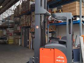 Forklift Reach truck - picture0' - Click to enlarge