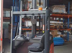 Forklift Reach truck - picture2' - Click to enlarge