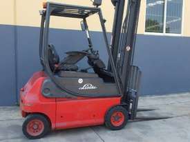 Compact Electric Forklift  - picture2' - Click to enlarge