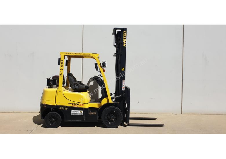 caption 2.5T LPG Counterbalance Forklift