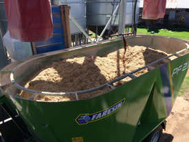 Faresin PF Series Feed Mixer Hay/Forage Equip - picture2' - Click to enlarge