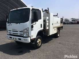2010 Isuzu NPS300 - picture2' - Click to enlarge