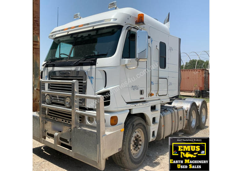 caption 2010 Freightliner Argosy 110 Prime mover, ice pack. E.M.U.S. TS526