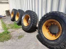 Earthmoving tyres - picture0' - Click to enlarge