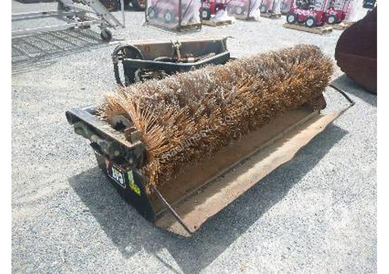 caption CATERPILLAR BA18 Skid Steer Broom