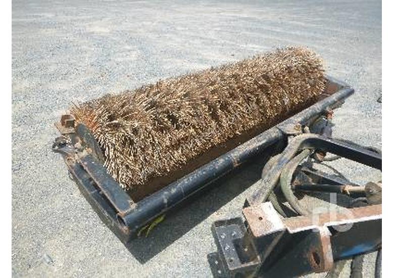 caption CATERPILLAR BA18 Skid Steer Broom