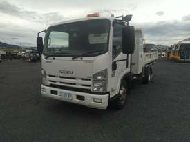 Isuzu NPR 300 - picture1' - Click to enlarge