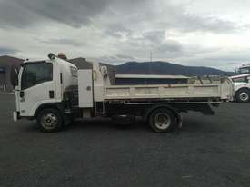 Isuzu NPR 300 - picture2' - Click to enlarge