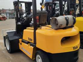 Yale 4 Ton forklift 4300mm container mast 2008 model Dual new wheels - picture2' - Click to enlarge
