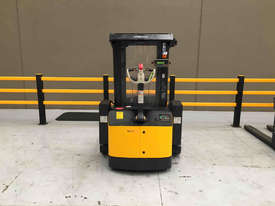 Crown SHR5500 Walk Behind Forklift - picture2' - Click to enlarge