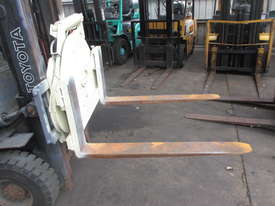 Cascade Rotator, Used Forklift Attachment #A137 - picture2' - Click to enlarge