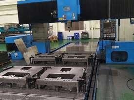 2014 SNK Japan Model RB5VM Double Column Machining Centre - picture1' - Click to enlarge