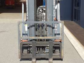 Heli 1800kg Battery Electric Forklift with 4350mm Three Stage Mast - picture1' - Click to enlarge