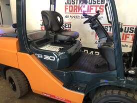 TOYOTA 62-8FD30 DIESEL 3 TON FORKLIFT LOW HOURS 2013 MODEL. - picture1' - Click to enlarge