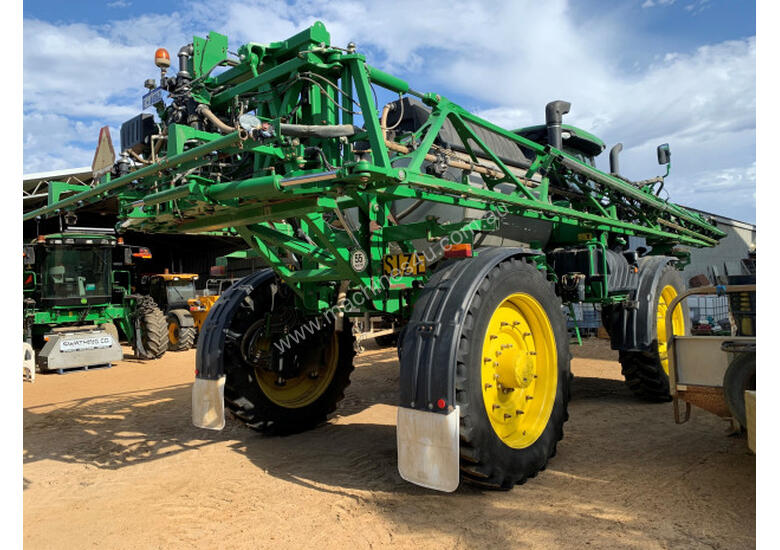 caption John Deere R4045 Boom Spray Sprayer