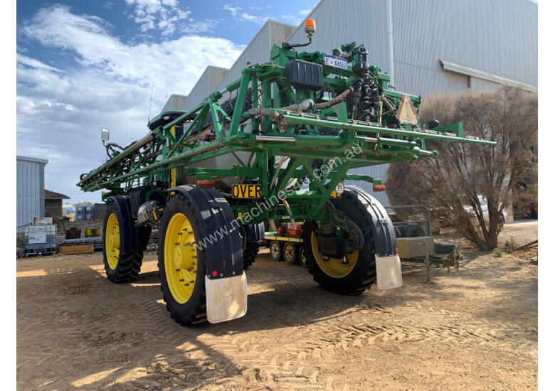 caption John Deere R4045 Boom Spray Sprayer