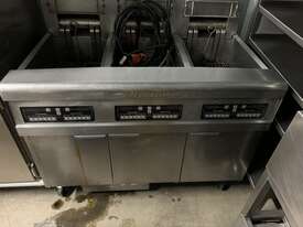 COMMERCIAL DEEPFRYER - picture0' - Click to enlarge