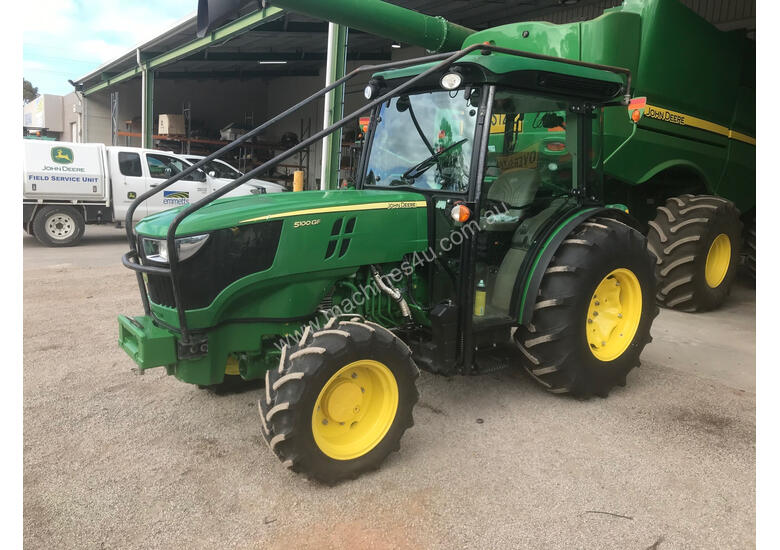 caption John Deere FWA/4WD Tractor
