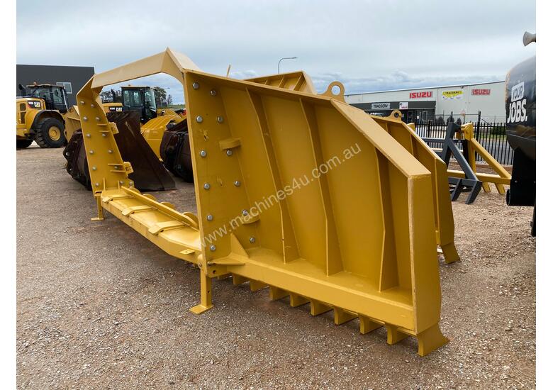 caption 2020 Caterpillar D8N/R & T Folding Stick Rake