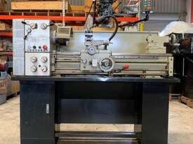 Centre Lathe Ø 300x900mm Turning Capacity - picture0' - Click to enlarge