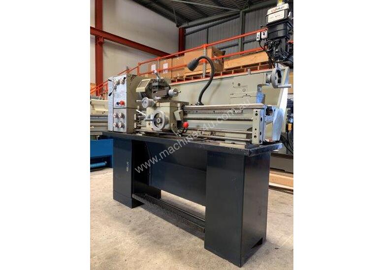 Used romac Centre Lathe 300x900mm Turning Capacity Gap Bed Lathes in